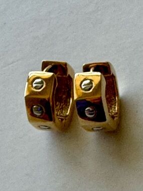 Gold-Tone Screw-Detail Huggie Earrings  VTG